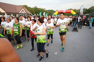 BIB: 
                            <button type="button" onclick="openModal(3530842)" class="btn btn-primary btn-sm float-right btn-popup" data-toggle="modal" data-target=".modal-high-quality">
                        <i class="fas fa-shopping-cart"></i> Add to Cart
                    </button>
                                            <button type="button" onclick="isThisMe(3530842, true)" class="btn btn-success btn-sm float-right btn-popup btn-isme hidden" data-toggle="tooltip" data-placement="bottom" title="นี่คือรูปของคุณใช่ไหม คลิกที่นี่เพื่อเอาเข้าอัลบั้ม">
                        <i class="fas fa-plus"></i> Add to album
                    </button>
                    <button type="button" onclick="isThisMe(3530842, false)" class="btn btn-warning btn-sm float-right btn-popup btn-isnotme hidden">
                        <i class="fas fa-ban"></i> Remove from album
                    </button>